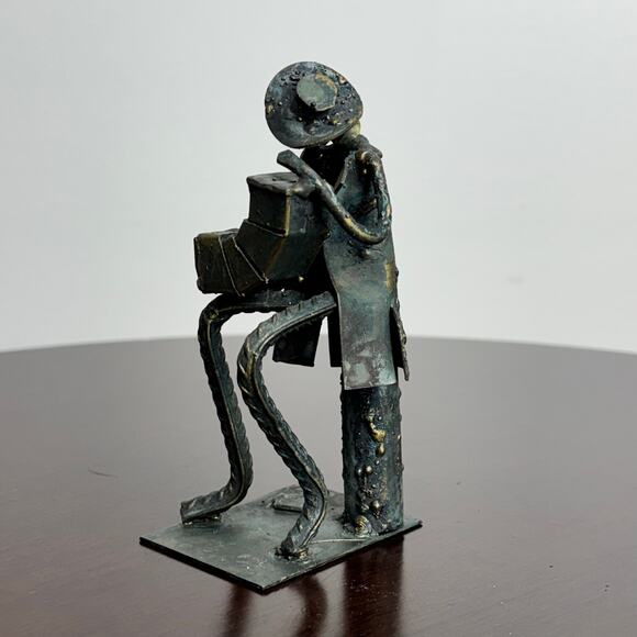 J829 - Vintage M. Grum Brass Figure Playing An Accordian - Picture 11 of 16